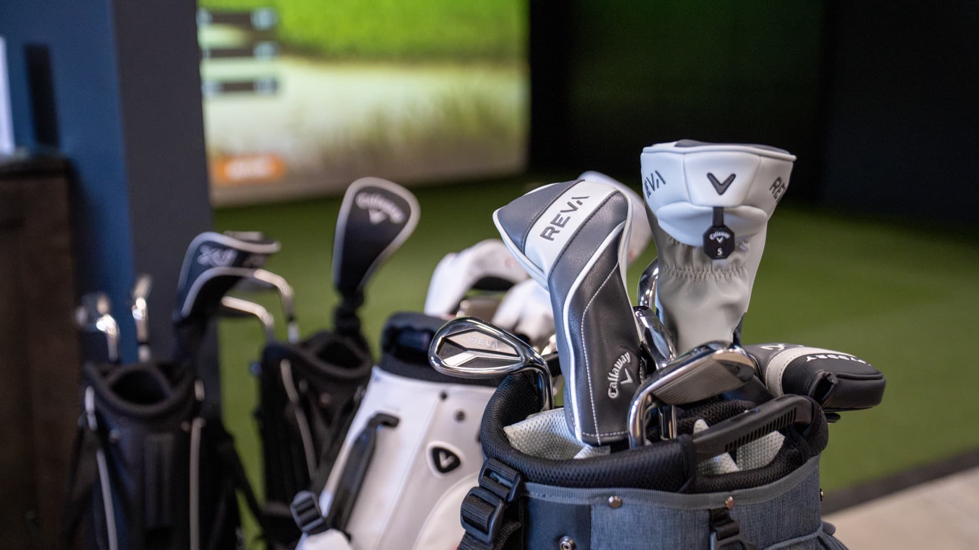 Complimentary loaner club sets available at Unbound Golf